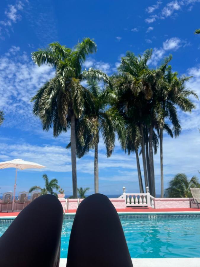 Peaceful Palms Montego Bay Hotel ภายนอก รูปภาพ