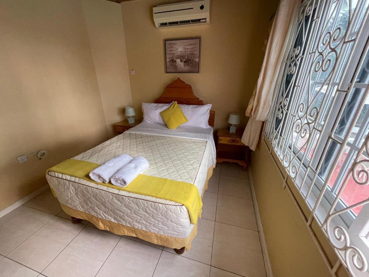 Peaceful Palms Montego Bay Hotel ภายนอก รูปภาพ