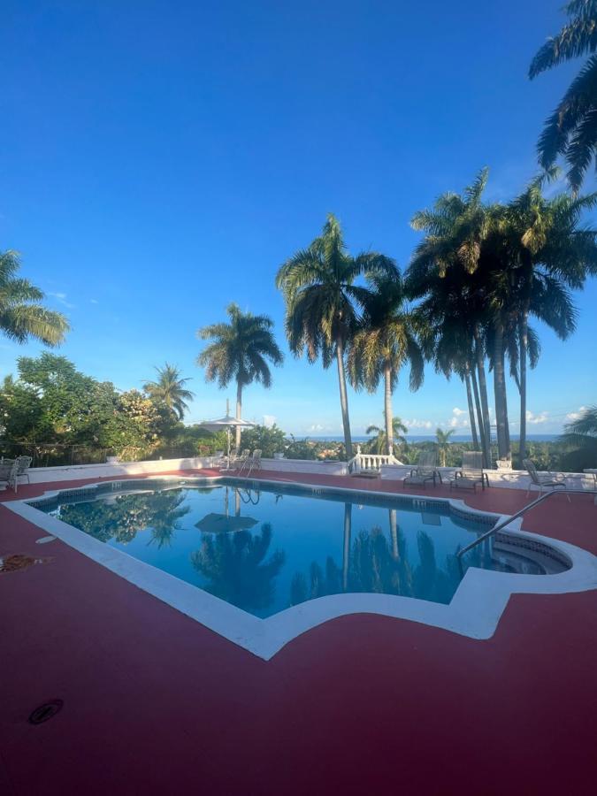 Peaceful Palms Montego Bay Hotel ภายนอก รูปภาพ